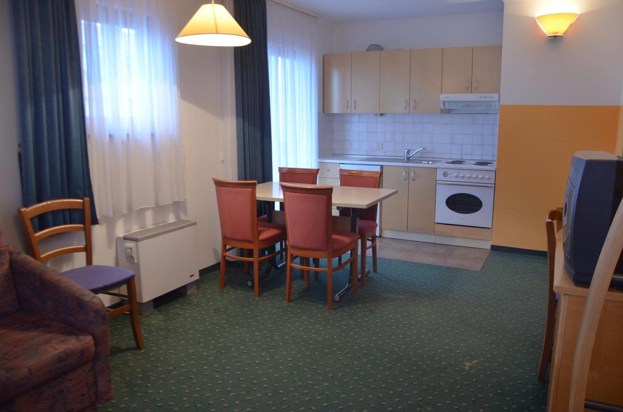 Garni Hotel Zvon Zreče المظهر الخارجي الصورة